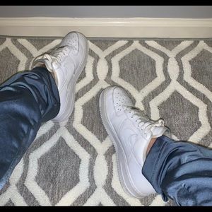 white nike af1 . used but in good condition